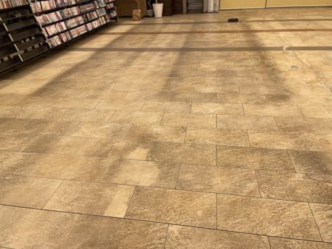 店舗の床清掃